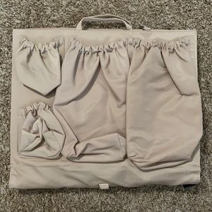 Tote Savvy - gently used
